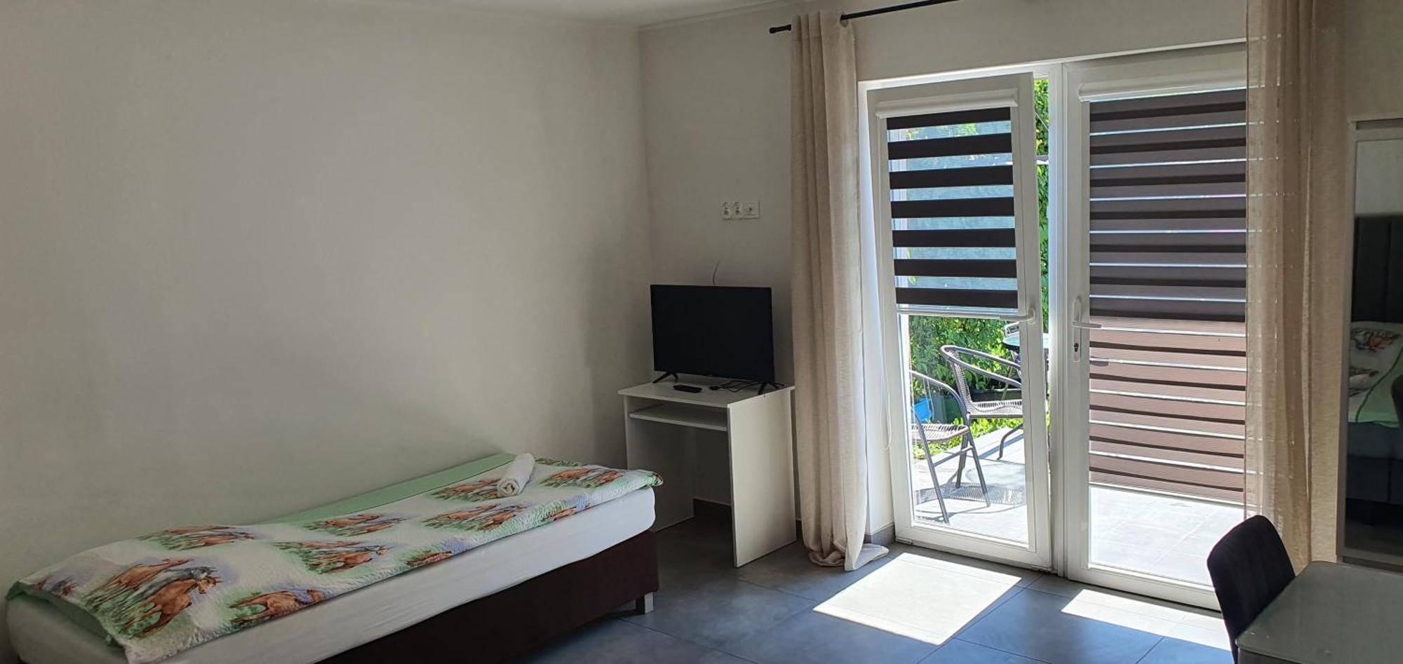 Gosciniec Solan Hotel Jeleniow ภายนอก รูปภาพ