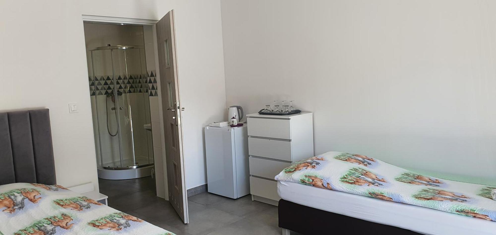Gosciniec Solan Hotel Jeleniow ภายนอก รูปภาพ