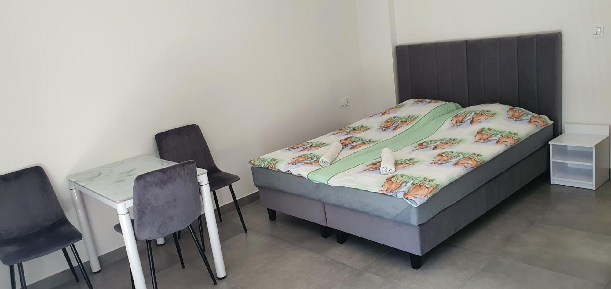 Gosciniec Solan Hotel Jeleniow ภายนอก รูปภาพ