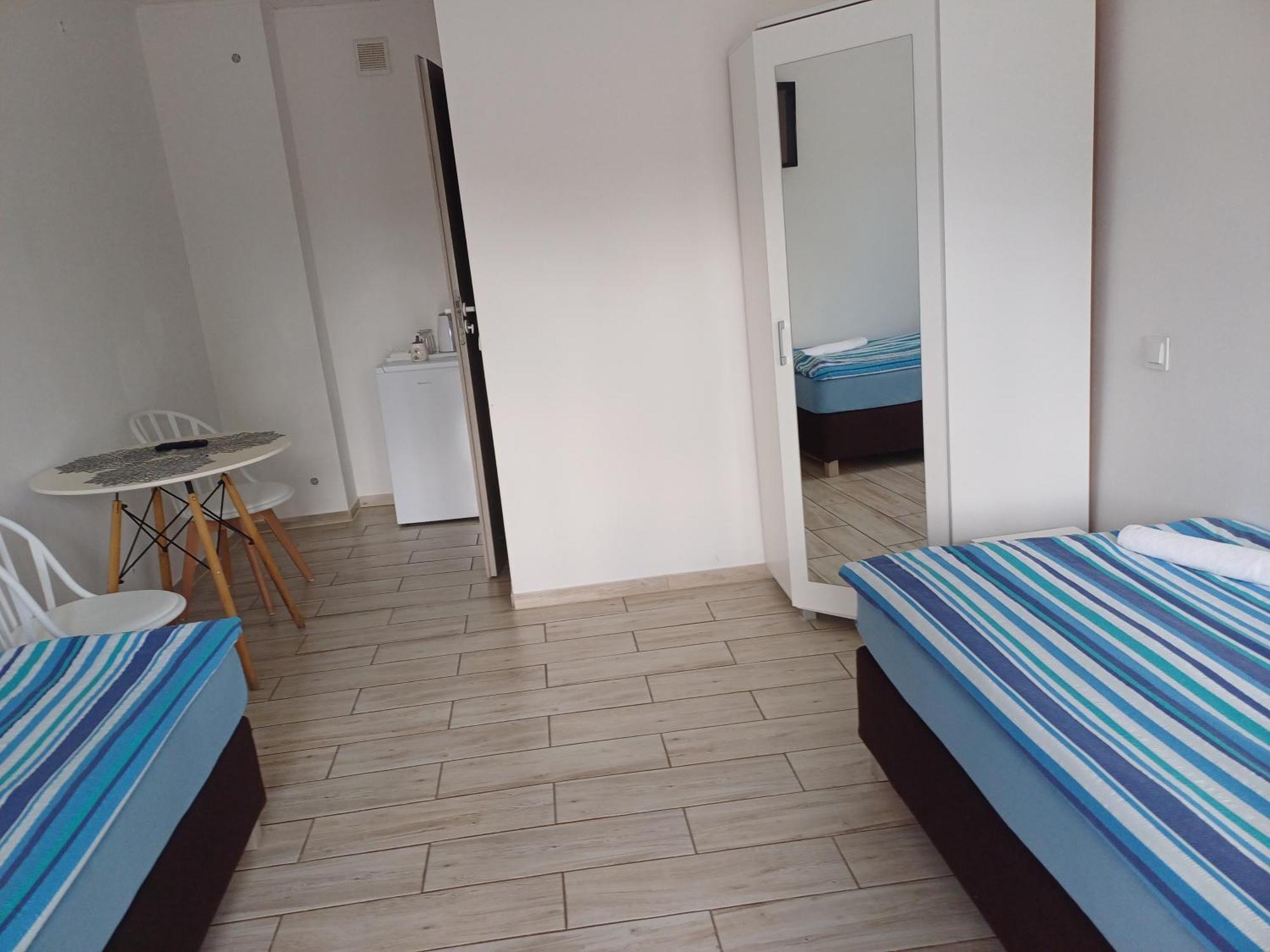 Gosciniec Solan Hotel Jeleniow ภายนอก รูปภาพ